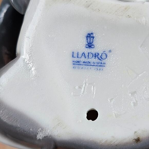 Lladro Cat And Mouse Porcelain Figurine Handmade in Spain Pink Bow Decor Gray - Picture 8 of 9